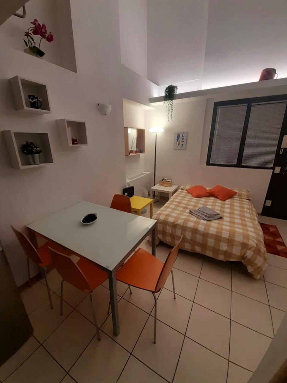 Gemme Fiorentine In Front Of The Train Station 5 Minutes From The Centre Free Parking Apartamento Florencia
